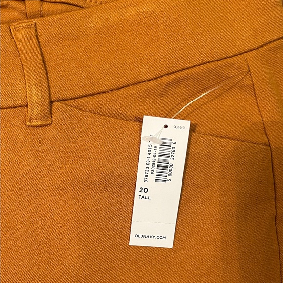 Old Navy New Stylish mustard yellow pants.
Plus size tall size 20. - Picture 4 of 6